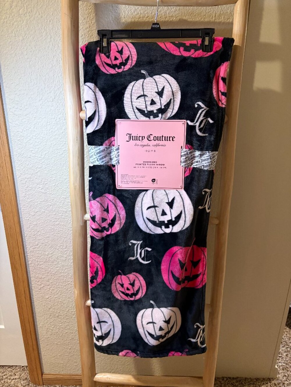 Juicy Couture Halloween Black Pink Pumpkin Plush Throw Blanket 60x70 NWT